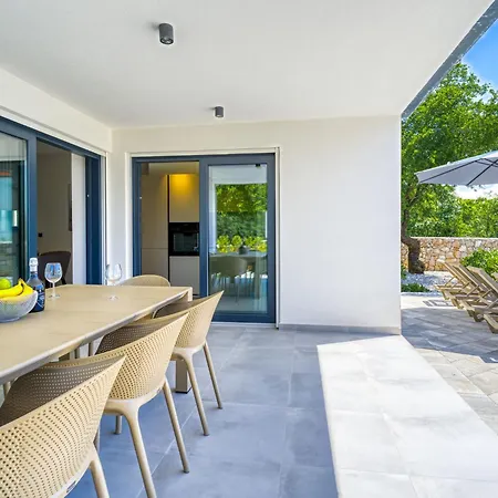 Villa Dream By Interhome